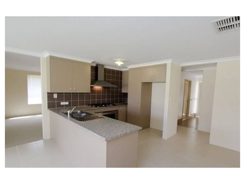 1 Milverton Loop, Leda WA 6170