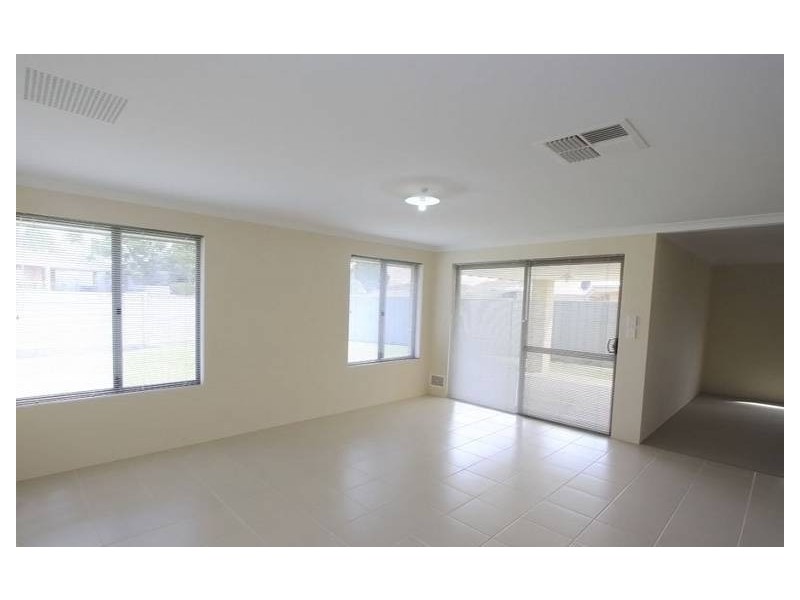 1 Milverton Loop, Leda WA 6170