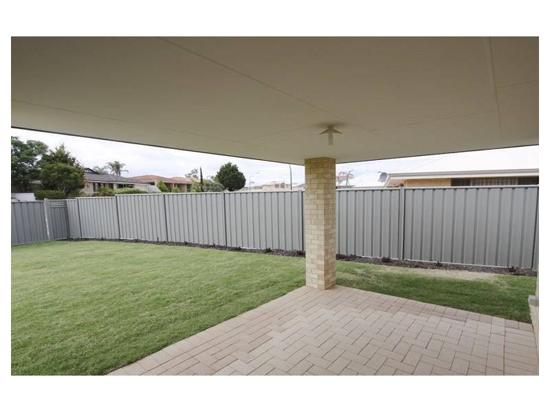 1 Milverton Loop, Leda WA 6170