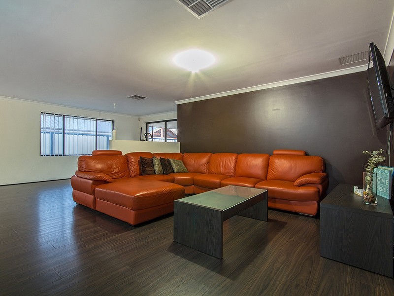 8 Shannon Pass, Bertram WA 6167