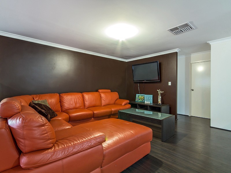 8 Shannon Pass, Bertram WA 6167