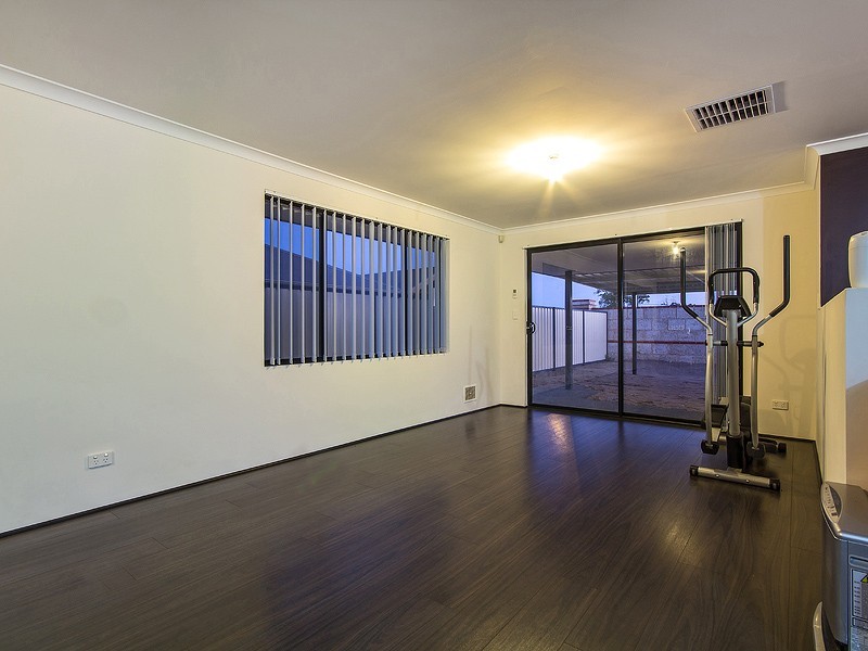 8 Shannon Pass, Bertram WA 6167