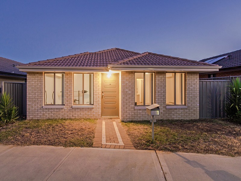 10 Thaxted Street, Wellard WA 6170