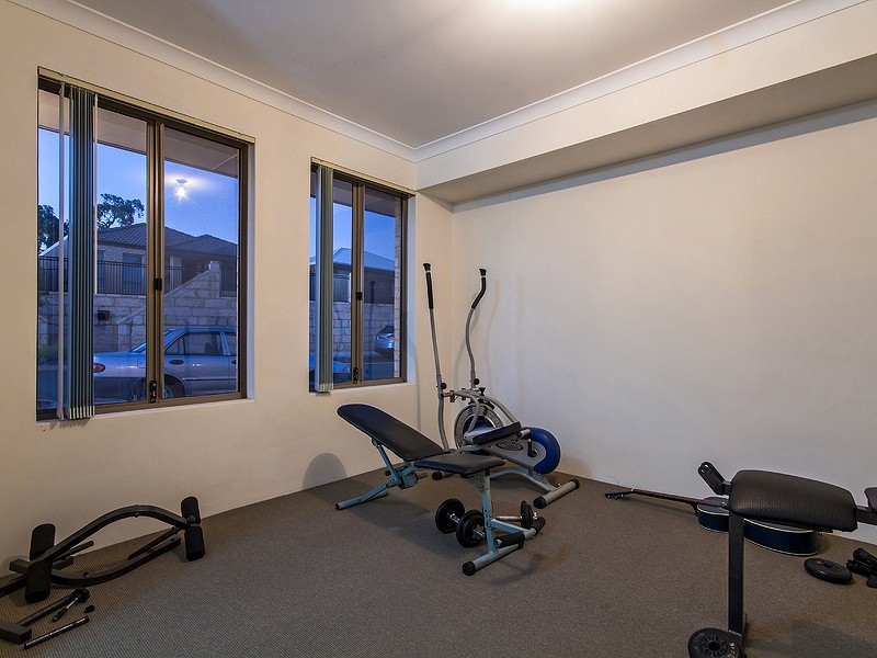 10 Thaxted Street, Wellard WA 6170