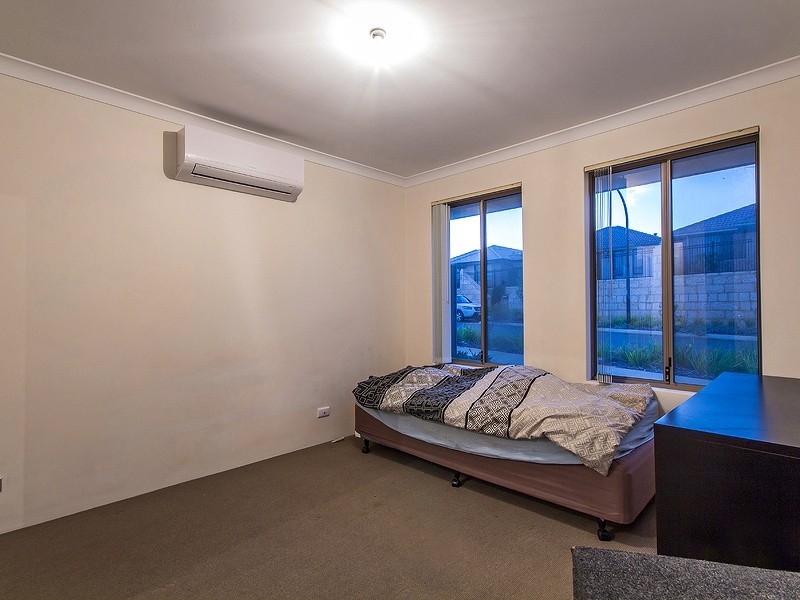 10 Thaxted Street, Wellard WA 6170