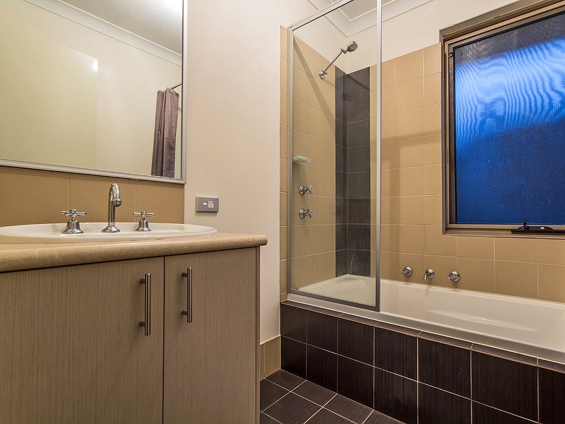 10 Thaxted Street, Wellard WA 6170
