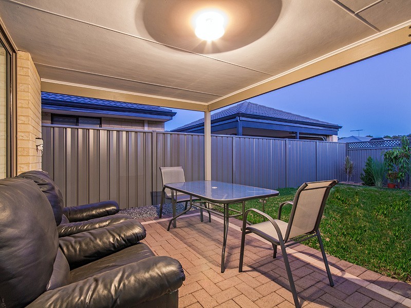 10 Thaxted Street, Wellard WA 6170
