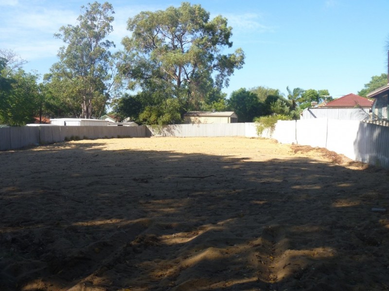 18 Medina Avenue, Medina WA 6167