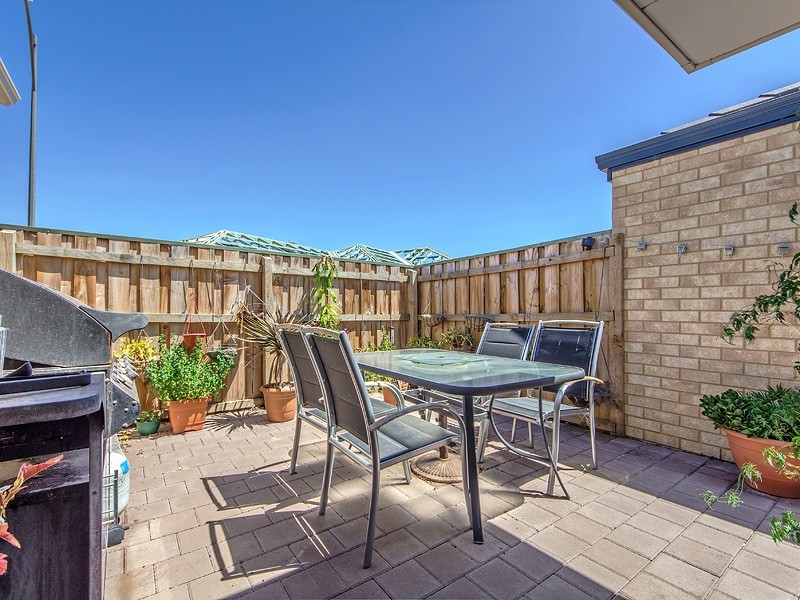 22 Diamond Gardens, Wellard WA 6170