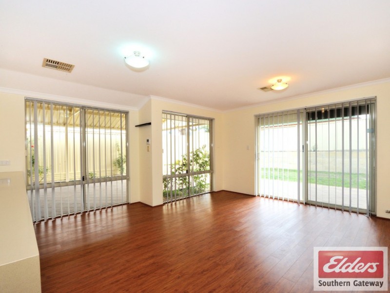 33 Oakfield Gardens, Parmelia WA 6167