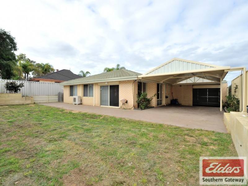 33 Oakfield Gardens, Parmelia WA 6167