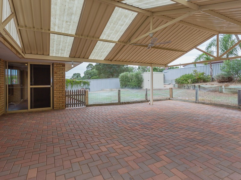 27 Tristram Gardens, Parmelia WA 6167