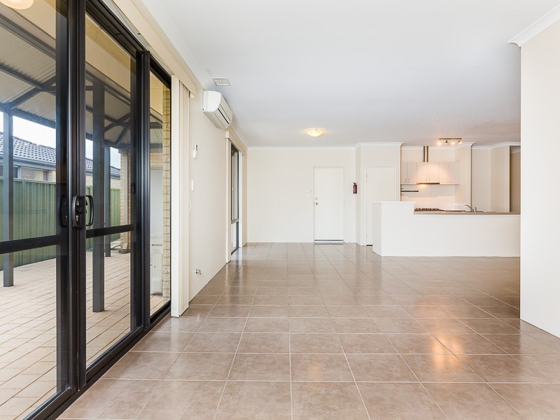 10 Eton Court, Parmelia WA 6167
