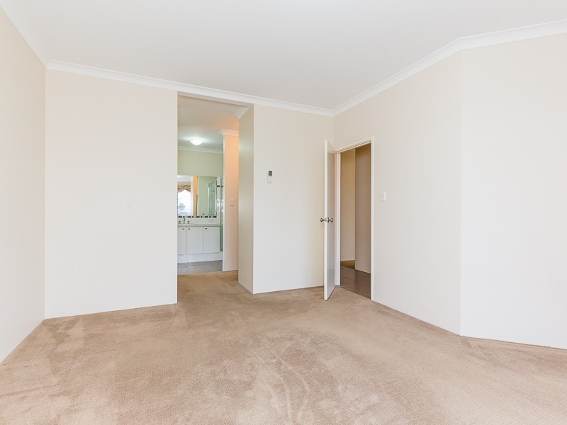 10 Eton Court, Parmelia WA 6167