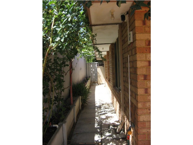 17 Camfield Loop, Parmelia WA 6167