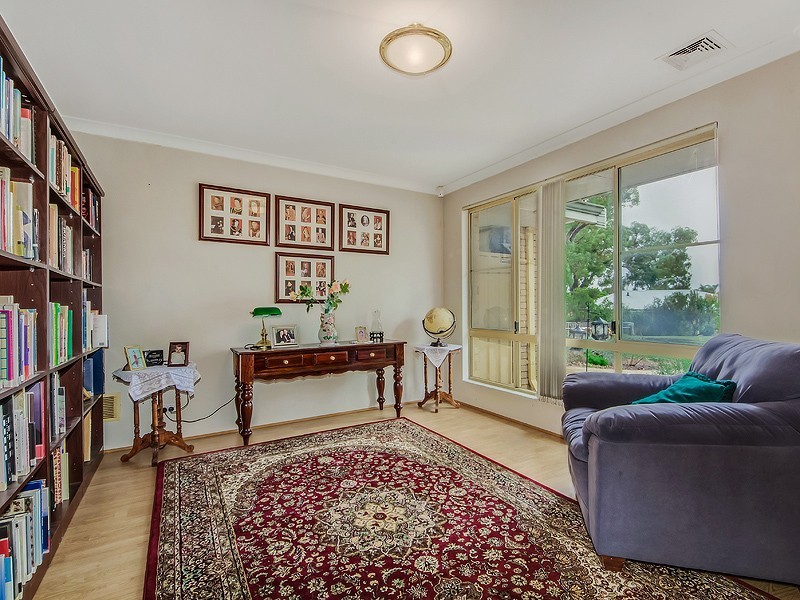 19 Riley Place, Leda WA 6170