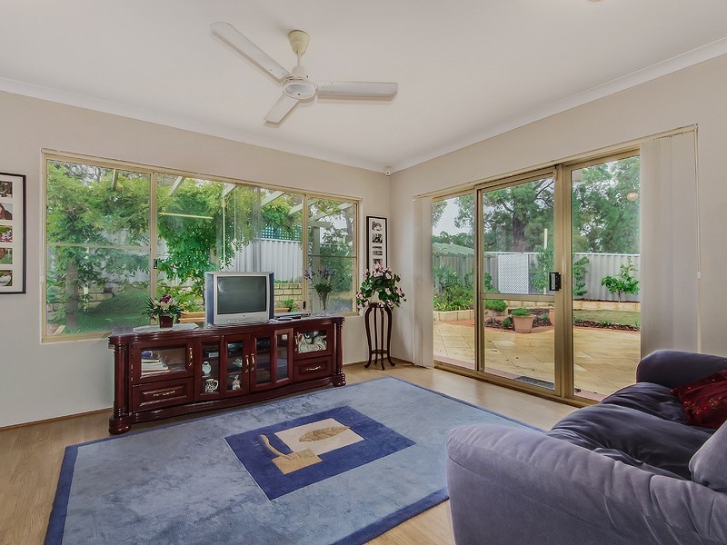 19 Riley Place, Leda WA 6170