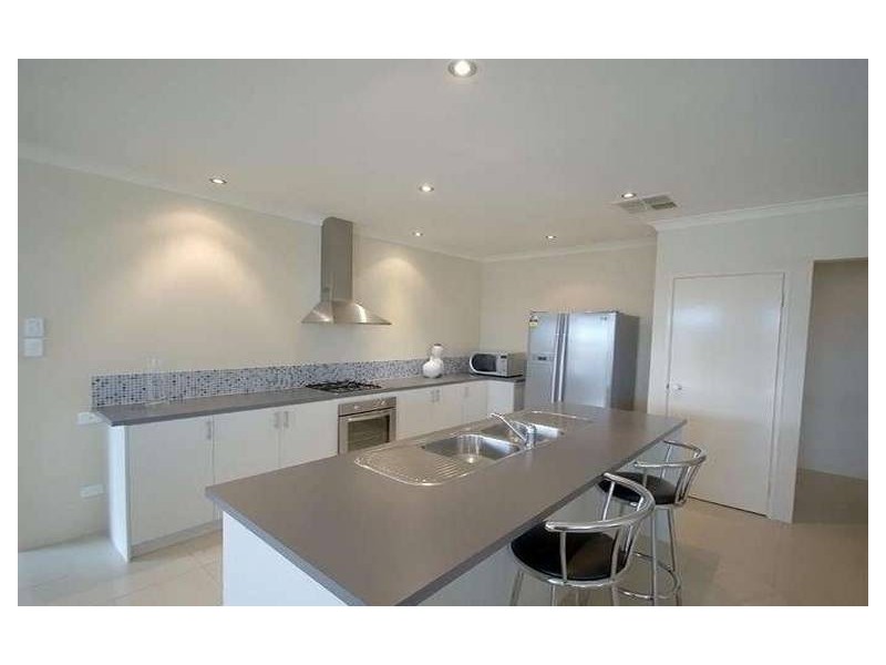 6 Rewell Vista, Bertram WA 6167