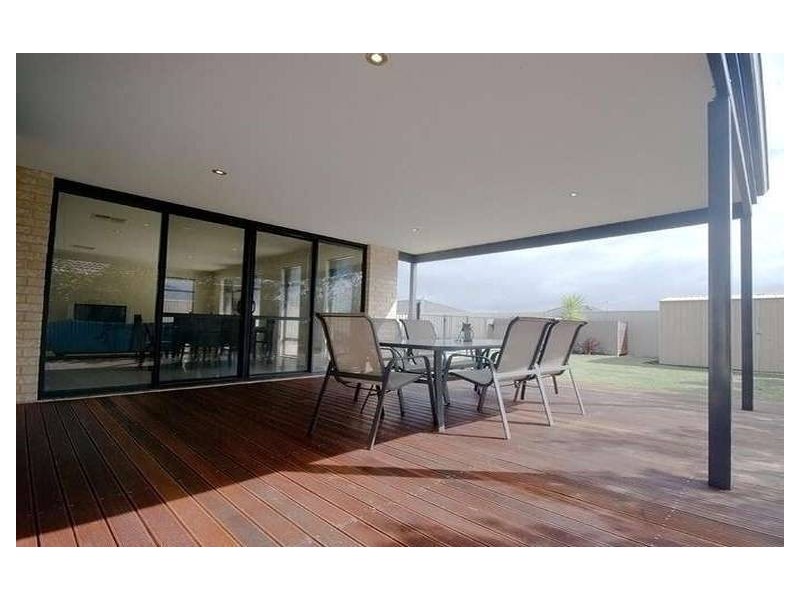 6 Rewell Vista, Bertram WA 6167