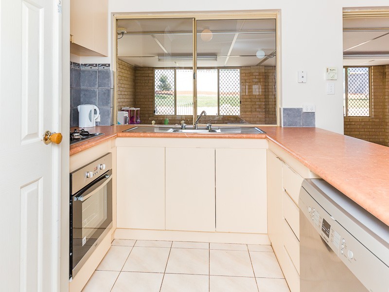 10 Taylor Close, Leda WA 6170