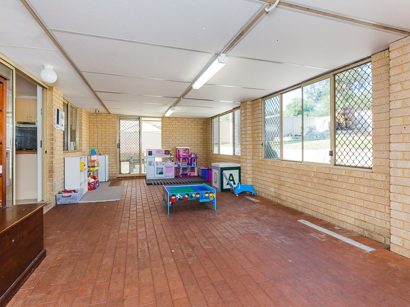 10 Taylor Close, Leda WA 6170
