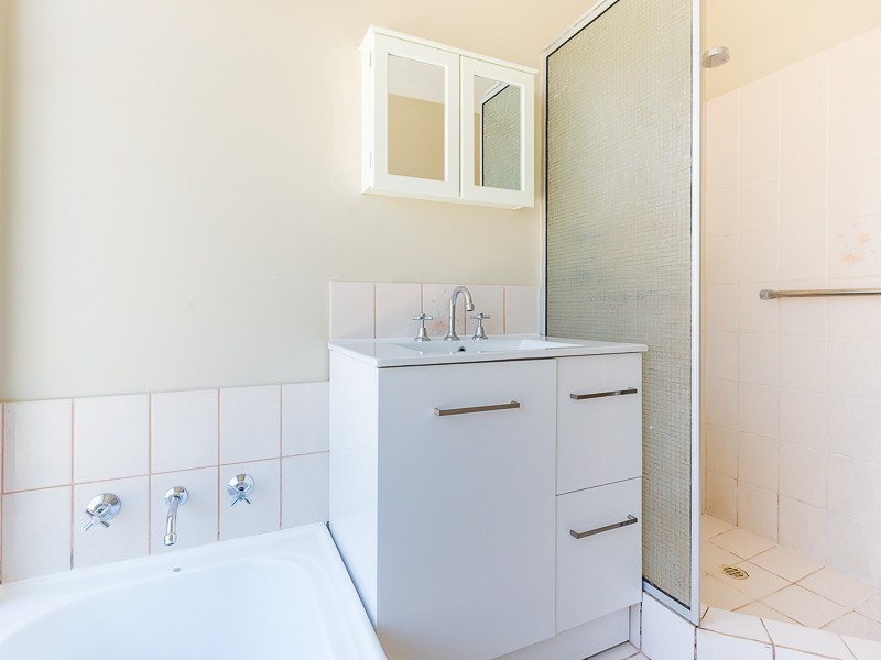 10 Taylor Close, Leda WA 6170