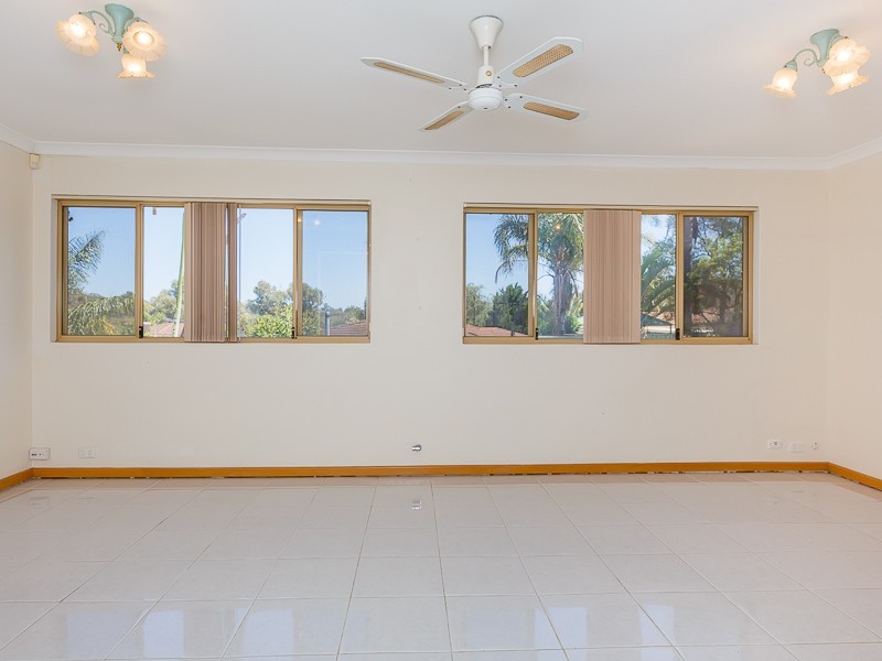 15 Taylor Close, Leda WA 6170