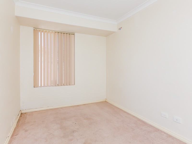 15 Taylor Close, Leda WA 6170