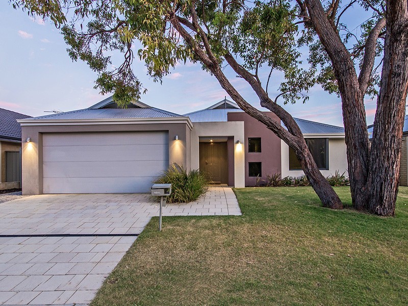 25 Runnymede Gate, Wellard WA 6170
