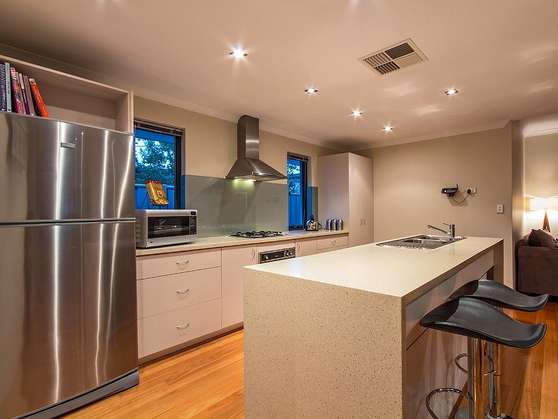 25 Runnymede Gate, Wellard WA 6170