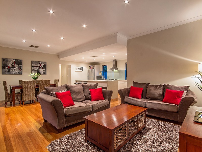 25 Runnymede Gate, Wellard WA 6170