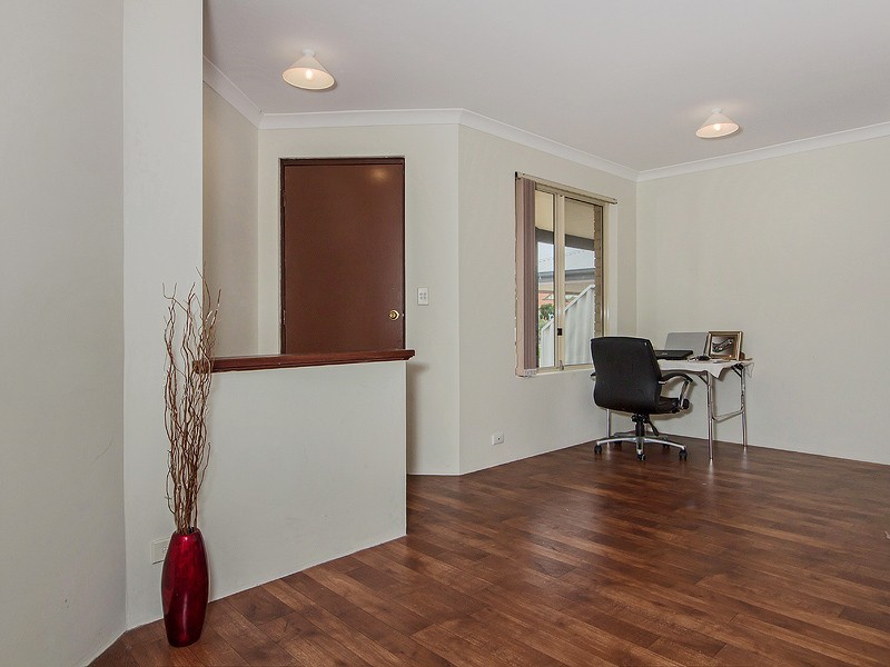 13 Salter Place, Parmelia WA 6167