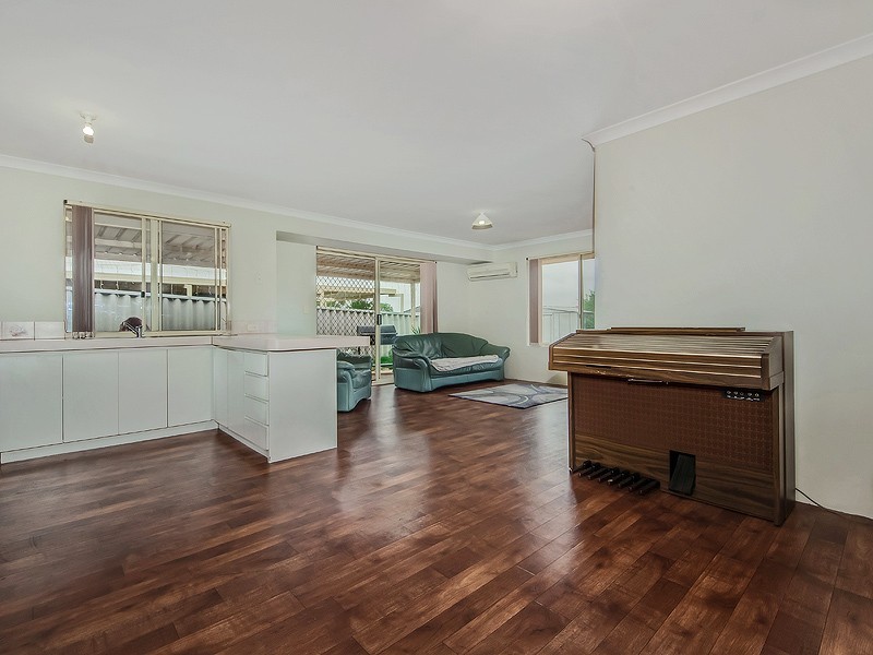 13 Salter Place, Parmelia WA 6167