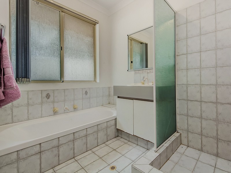 13 Salter Place, Parmelia WA 6167