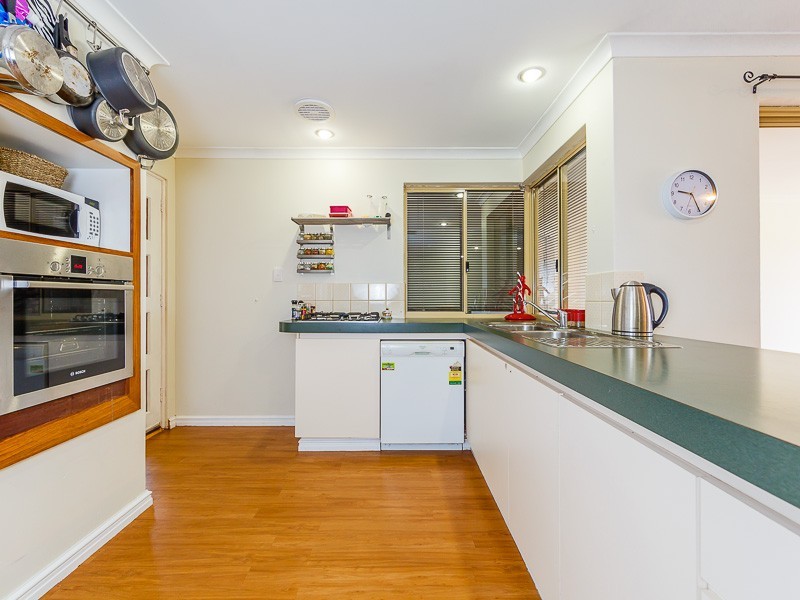 7 Roscommon Crescent, Orelia WA 6167