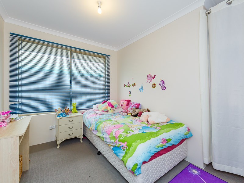 7 Roscommon Crescent, Orelia WA 6167