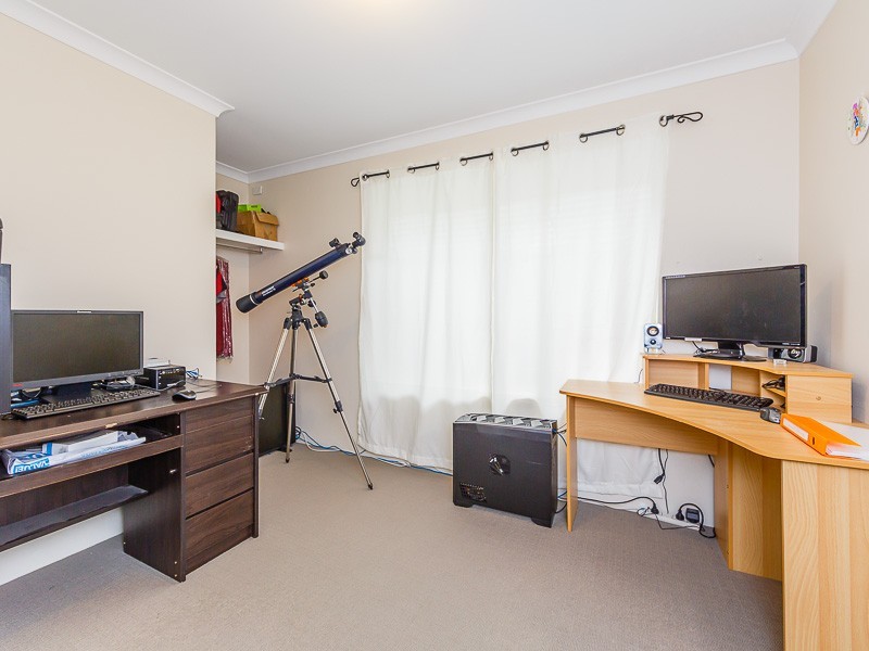 7 Roscommon Crescent, Orelia WA 6167