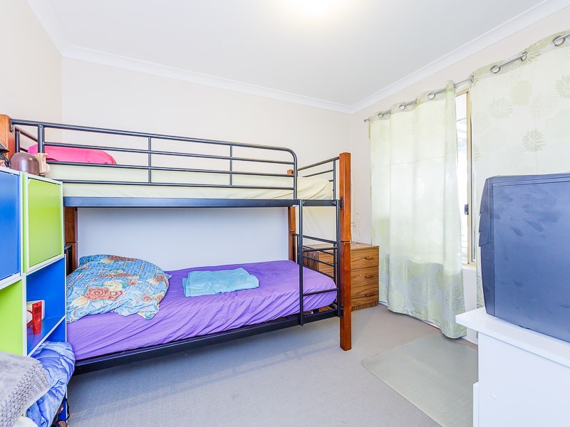7 Roscommon Crescent, Orelia WA 6167