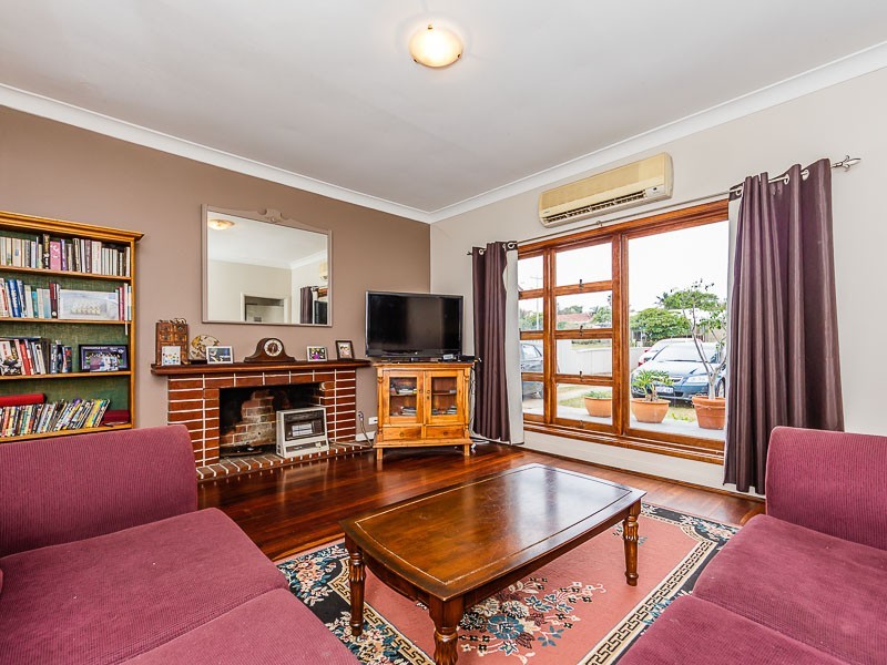 383 Carrington Street, Hamilton Hill WA 6163