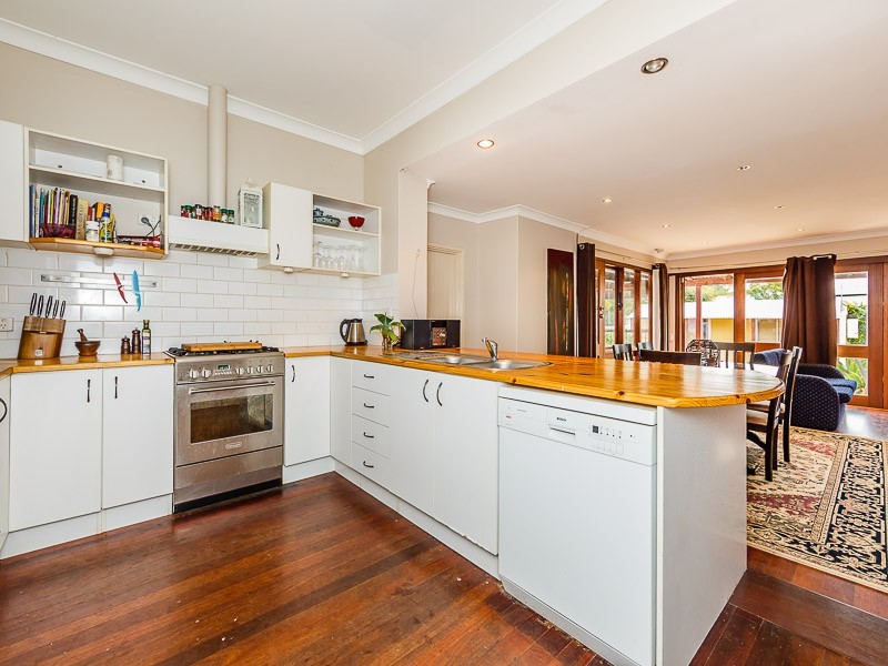 383 Carrington Street, Hamilton Hill WA 6163