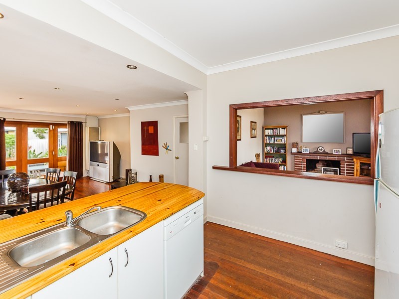383 Carrington Street, Hamilton Hill WA 6163