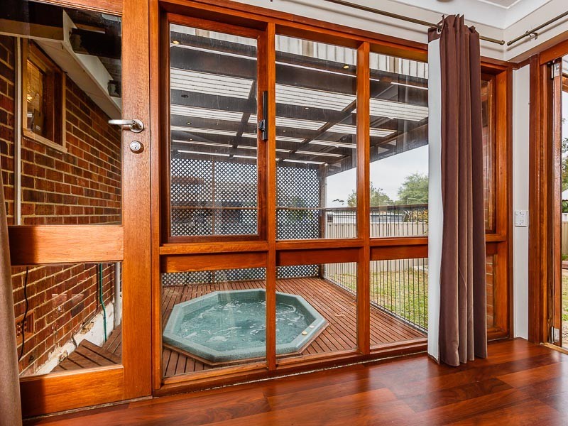 383 Carrington Street, Hamilton Hill WA 6163