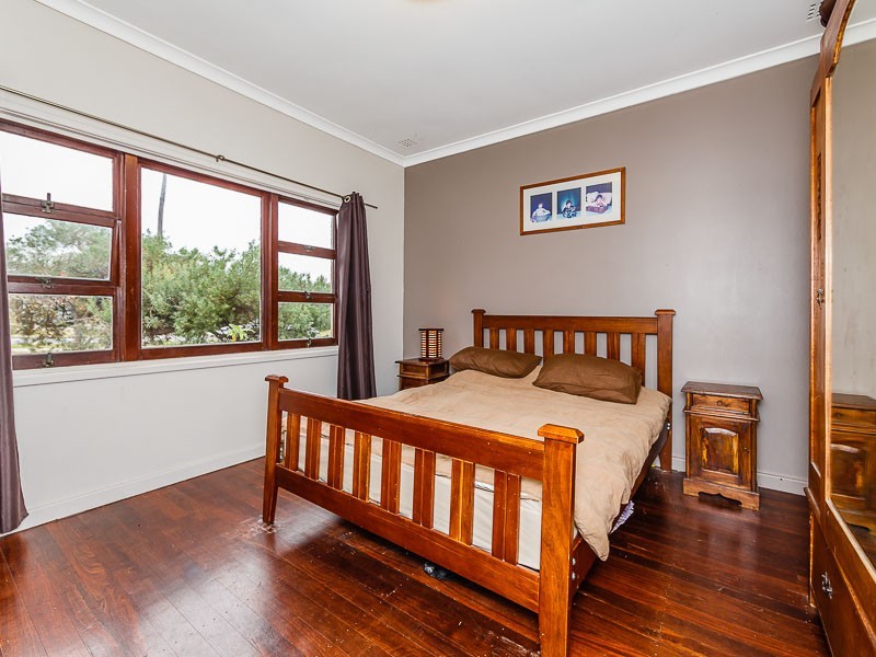383 Carrington Street, Hamilton Hill WA 6163