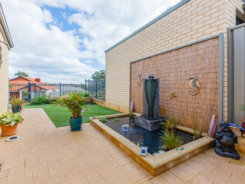 10 Fareham Crescent, Wellard WA 6170