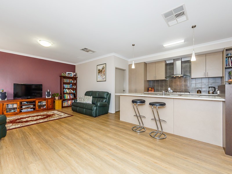 10 Fareham Crescent, Wellard WA 6170