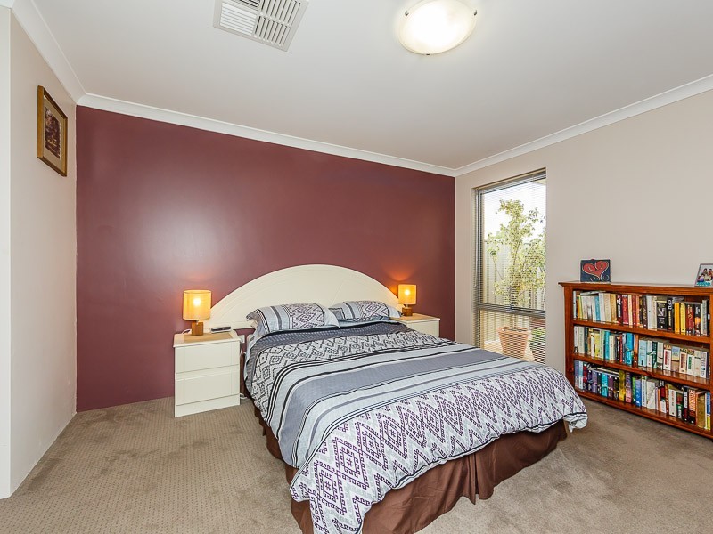 10 Fareham Crescent, Wellard WA 6170