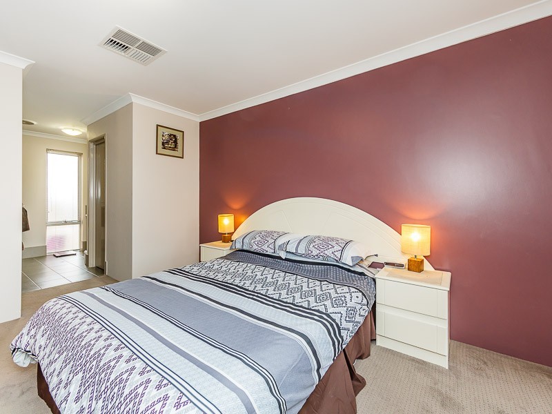 10 Fareham Crescent, Wellard WA 6170