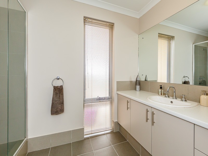 10 Fareham Crescent, Wellard WA 6170