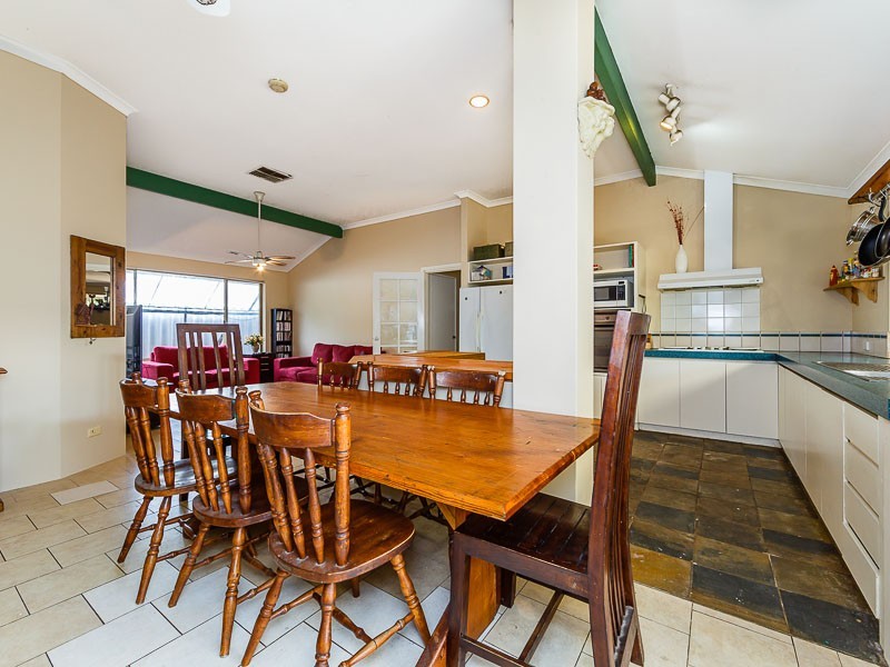 41 Perham Crescent, Leda WA 6170