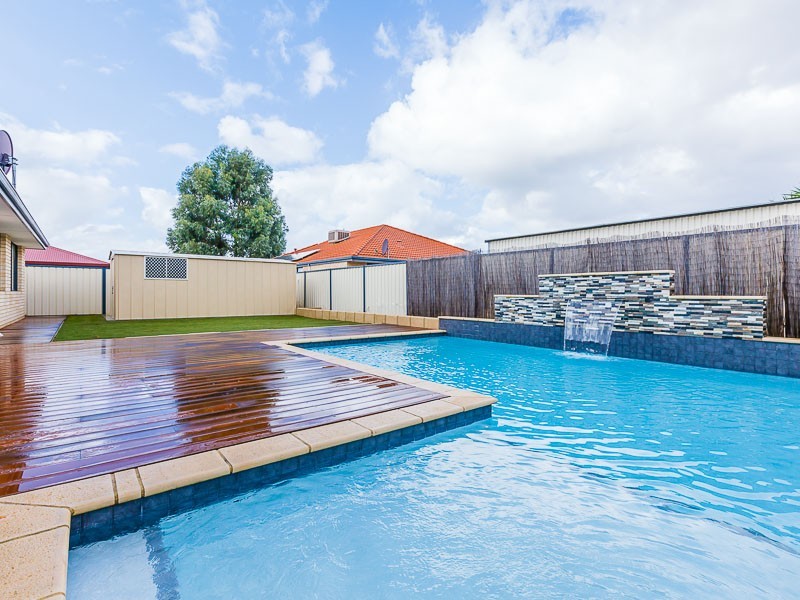 10 Araluen Crescent, Bertram WA 6167